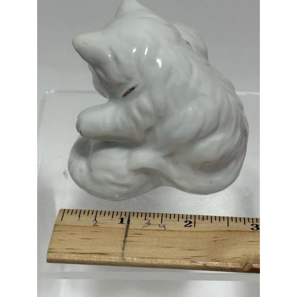 Vintage White Kittens Cuddling with Hand Painted Face‎ and Gold Trim Accents